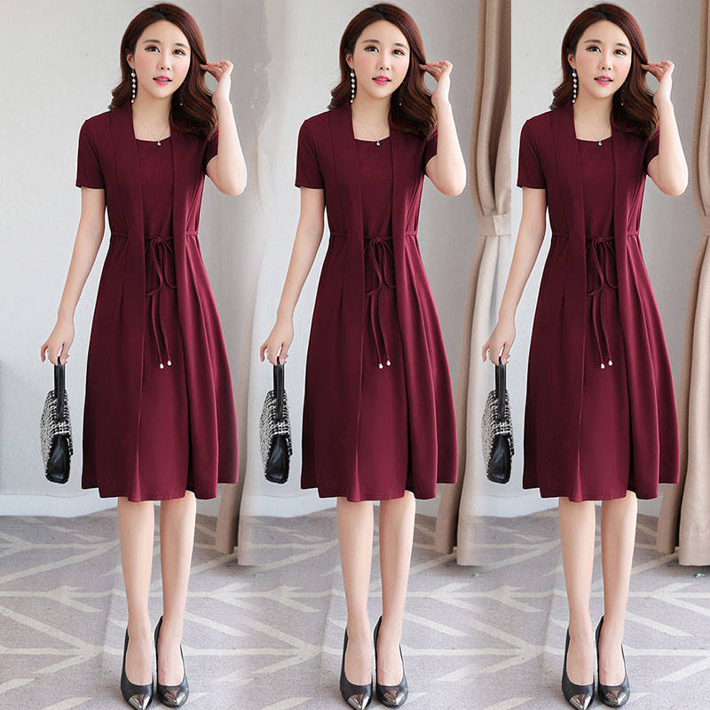 Két részes, illúziós midi ruha, A-vonalú, kerek nyakú, rövid ujjú, magas derekú, poliészter