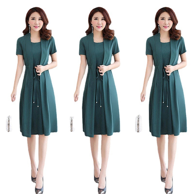 Két részes, illúziós midi ruha, A-vonalú, kerek nyakú, rövid ujjú, magas derekú, poliészter