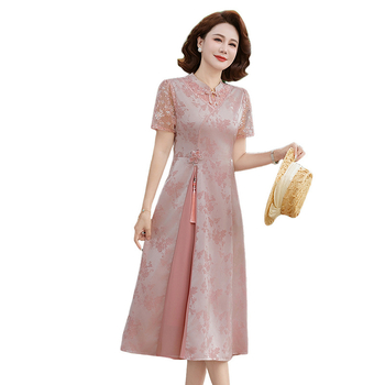 Suknelė kinų stiliaus – medvilnės ir lino audinys; poliesterio iki 30%; ilgis 100 cm