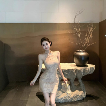 Csipke paneles rövid ruha, V-nyakú, ujjatlan, magas derék, poliészter