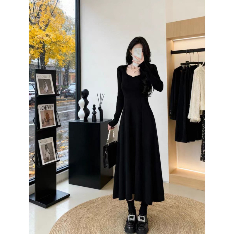 Hepburn-stílusú kötött pulóverruha, középhosszú, A-vonal, V-nyak, patchwork minimalist dizájn, őszi 2025