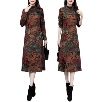 A-vonalú ruha, hosszú ujjú, magas gallérral és kapucnival, laza derekú