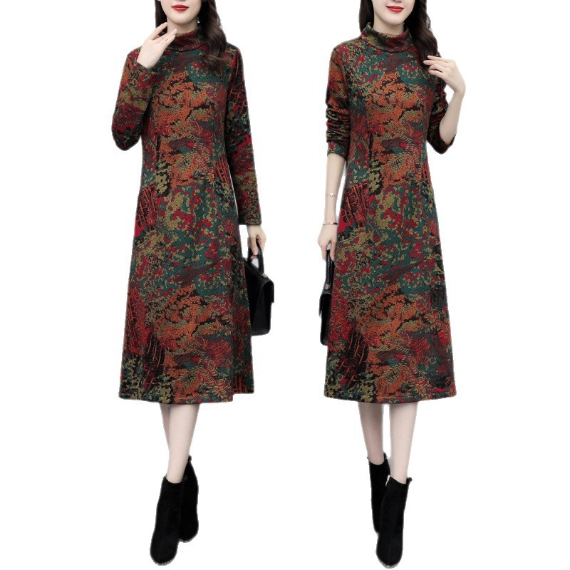 A-vonalú ruha, hosszú ujjú, magas gallérral és kapucnival, laza derekú