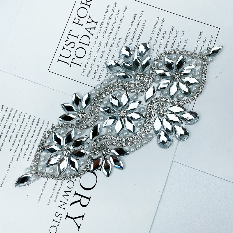 Kozmetički dodaci — Pojas s cvjetnim rhinestones za vjenčanu haljinu i kostim belly dance; materijali: rhinestones, staklo, biser; obrada: ljepilo; marka: Tidian Jewelry; godina/sezona: jesen 2023; stil: originalni dizajn