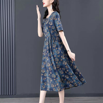 A-vonalú ruha, több színű minta, PVC anyag, kerek nyakú, rövid ujjú