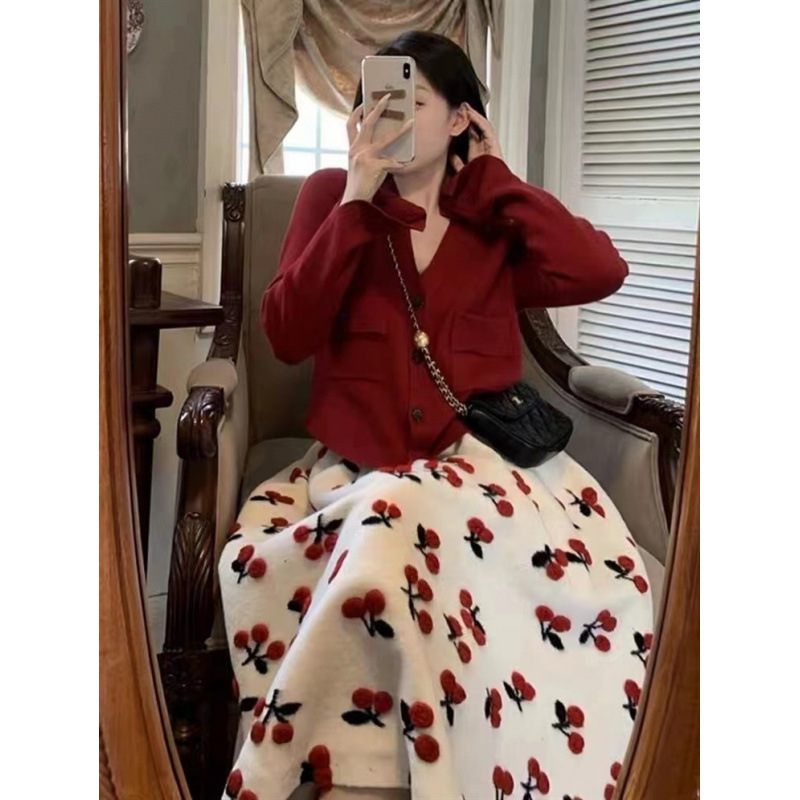 Trudnički dvodijelni set: pulover i suknja, dugi rukavi, najlon 95%+, srednje duljine suknja