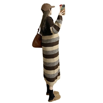 Φόρεμα εγκυμοσύνης σε ριγέ πλεκτό ύφασμα, γιακά τύπου λαπέλ, μακριές μανίκια, μίντι ίσια γραμμή, 95% ακρυλικό