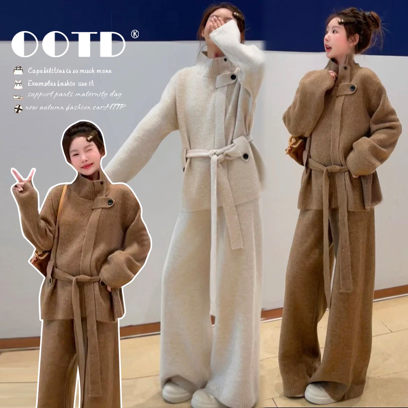 Zimski trudnički kostim sa stojećim ovratnikom i pojasom, pleteni džemper i široke hlače