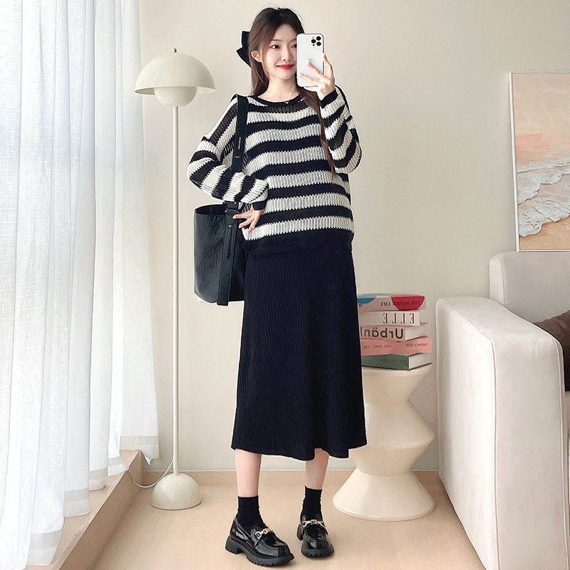 Σετ μητρότητας δύο τεμαχίων: πλεκτό τοπ ριγέ + φούστα με ιμάντες, θηλασμό-φιλικό, άνετος, στρογγυλό λαιμό, μακριά μανίκια, chenille ύφασμα με περιεκτικότητα σε βαμβάκι κάτω από 30%, στυλ Ιαπωνίας/Κορέας, άνοιξη/φθινόπωρο 2025