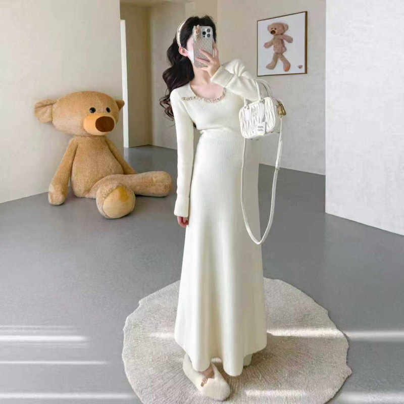 Φόρεμα με φούστα patchwork, μακριά μανίκια, βισκόζη 30–50%, μήκος μίντι, φθινοπωρινό 2025