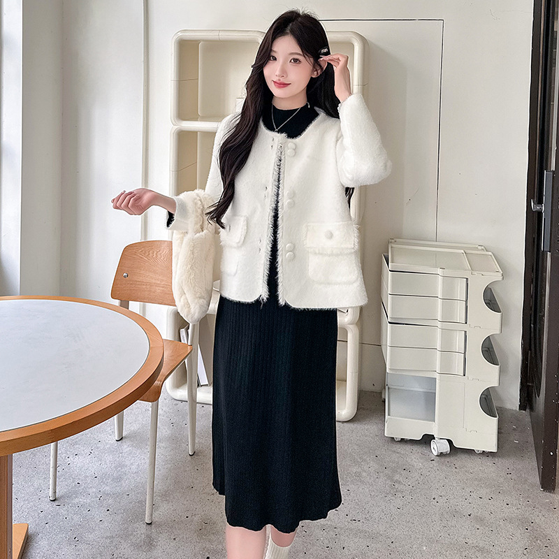 Trudnički jesensko-zimski dvodjelni set: kardigan jaknica i uska pletena haljina, dugi rukavi, midi duljina suknje, viskozna 30–50%