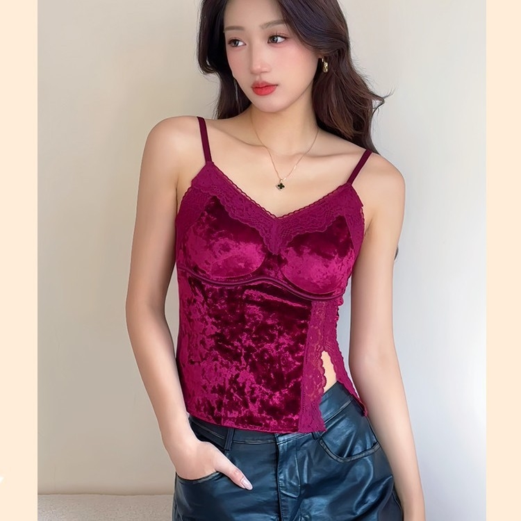 Top z velúru s čipkou, šikmým výrezom a výplňou na prsia, dĺžka v páse, pekné späť