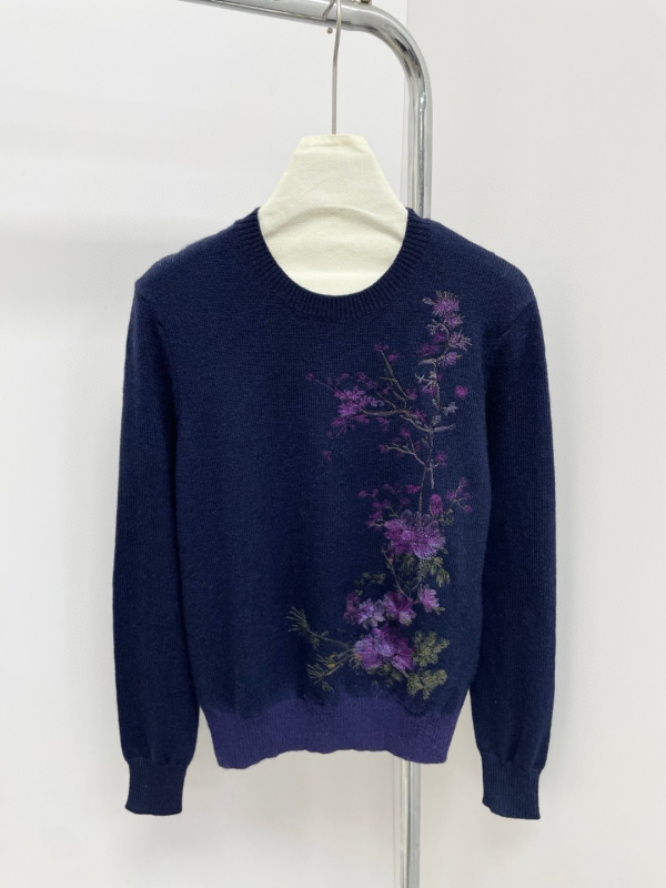 Puloveră de damă din lână-cashmere cu broderie, guler rotund, mâneci lungi, lungime regulată