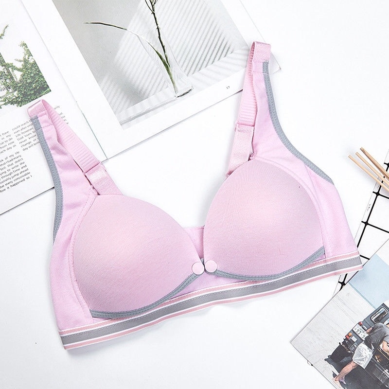 Dojiljni grudnjak poslije poroda - bez metalnih umetaka, stražnje zatvaranje s tri reda kopčica, tanke oblikovane košarice, glavni materijal pamuk