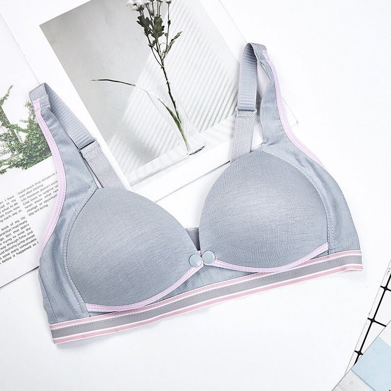 Dojiljni grudnjak poslije poroda - bez metalnih umetaka, stražnje zatvaranje s tri reda kopčica, tanke oblikovane košarice, glavni materijal pamuk