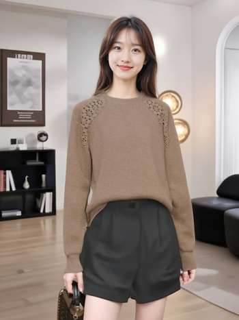 Kasmirski pulover s visokim ovratnikom i prorezanim uzorkom – 95% kašmir, dugi rukavi, jesen 2025