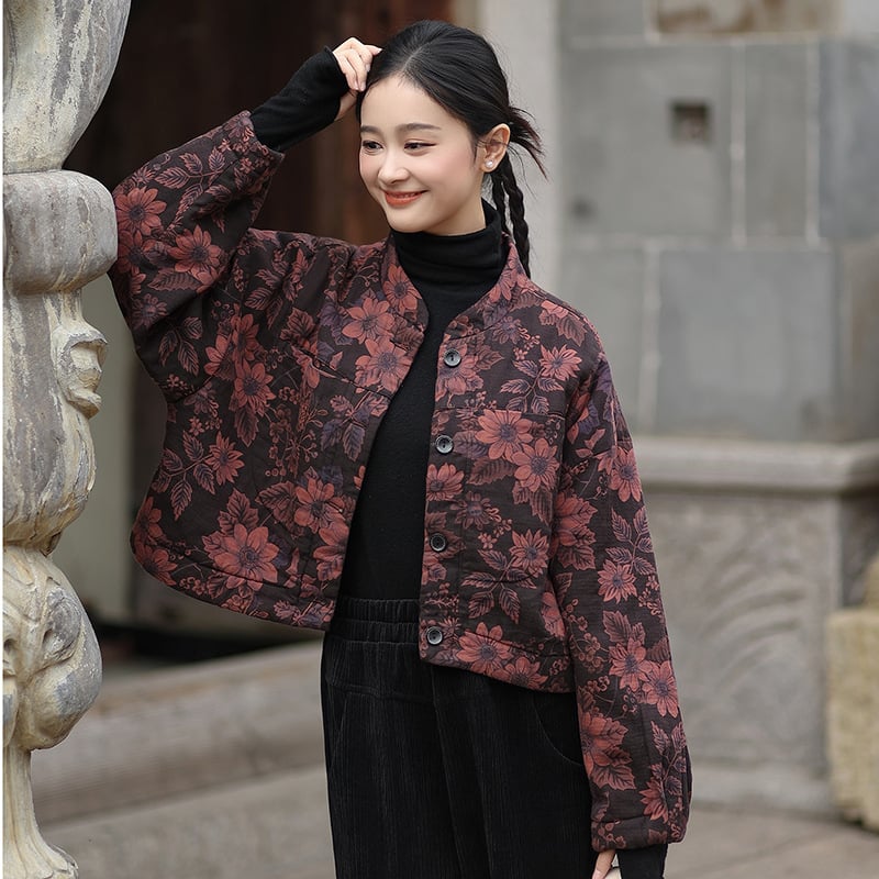 Kratki pamučni kaput s Arctic fleece punom, floralni uzorak, twill pamuk-lina, stojeći ovratnik, front s kopčama, padovi ramena, nostalgični retro stil, Zima 2025