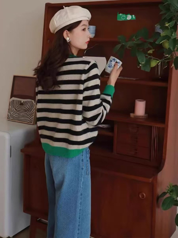 Cardigan din lână, cu dungi, croială lejeră, guler rotund, mâneci lungi, tricotat