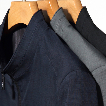 Geacă de toamnă pentru bărbați, cu guler înalt și fermoar, model pătrățos (material poliester; căptușeală 100% poliester; croială lejeră; mâneci lungi)