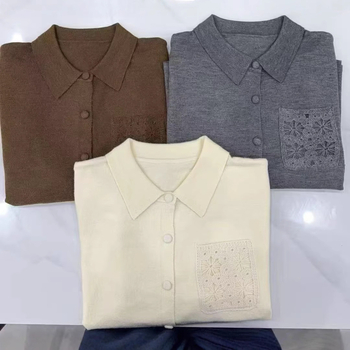 Cardigan od vunene smjese, široki kroj, ovratnik s reverom, dugi rukavi, ukrasna izrezana detalja — zimska kolekcija 2025