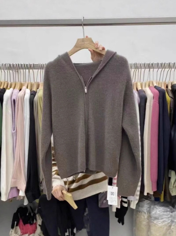 Ženski vuneni kardigan s kapuljom i zipom, opušten kroj, okrugli izrez, dugi rukavi, elegantan gradski stil, jesen 2025