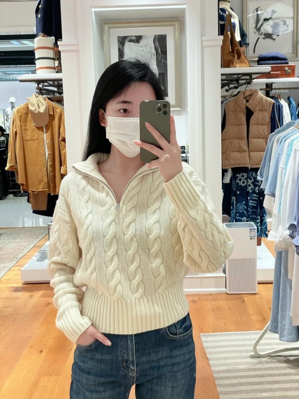 Džemper s kapuljom od vune i kašmira, šivani logo ponija, polovični zip, kabelski pleteni uzorak