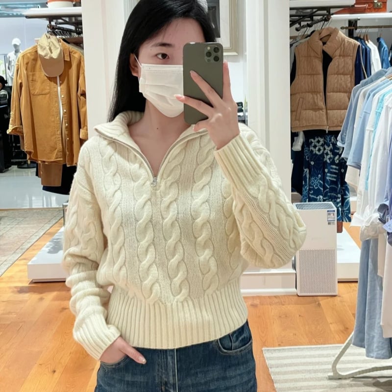 Džemper s kapuljom od vune i kašmira, šivani logo ponija, polovični zip, kabelski pleteni uzorak