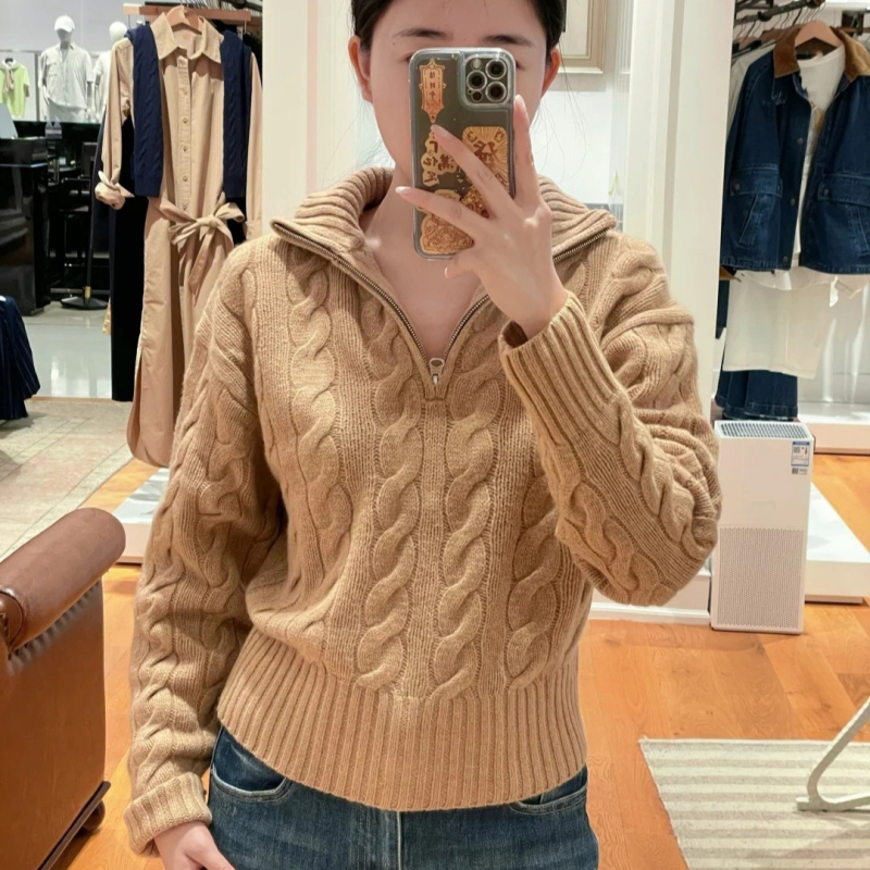 Džemper s kapuljom od vune i kašmira, šivani logo ponija, polovični zip, kabelski pleteni uzorak