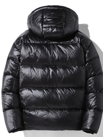 Muška jakna od bijelog pačjeg perja, punilo 550, udio perja 76–80%, otporna na vjetar, stojeći ovratnik, zip, debela