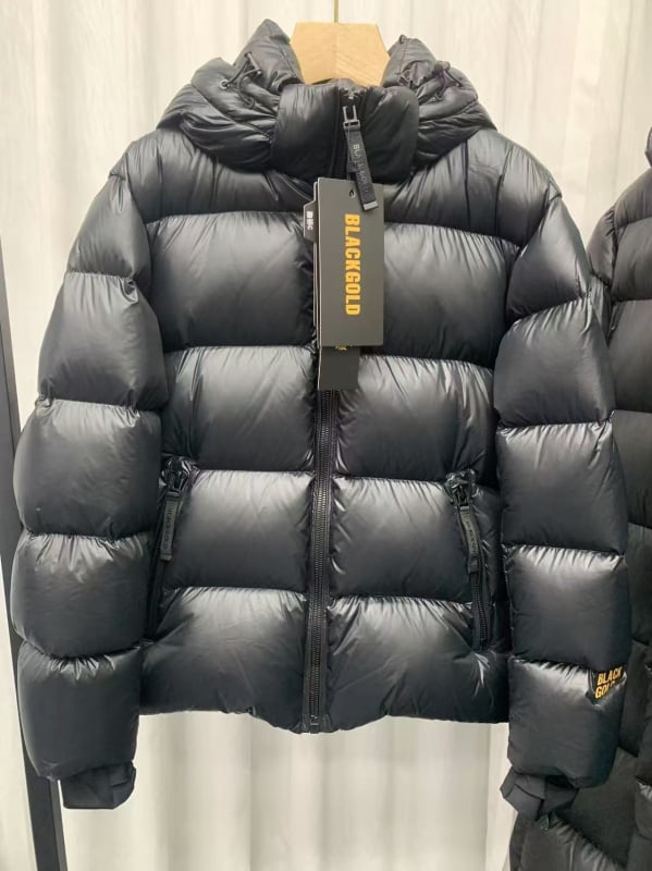 Unisex zimska jakna s kapuljom, kratki kroj, najlon tkanina, punilo bijeli gusji puh 86–90%, volumen downa 650, vjetrovata, vodootporna, prozračna