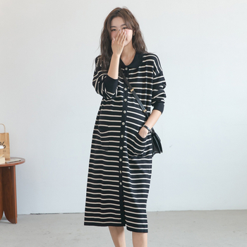 Haljina s reverom, prugasta, midi A-linija, dugi rukavi, akrilni pleteni materijal