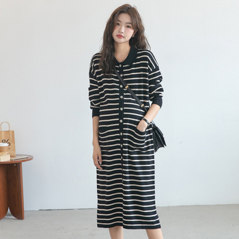 Haljina s reverom, prugasta, midi A-linija, dugi rukavi, akrilni pleteni materijal