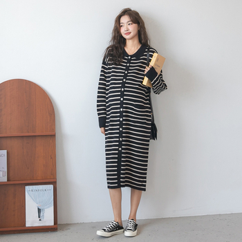 Haljina s reverom, prugasta, midi A-linija, dugi rukavi, akrilni pleteni materijal