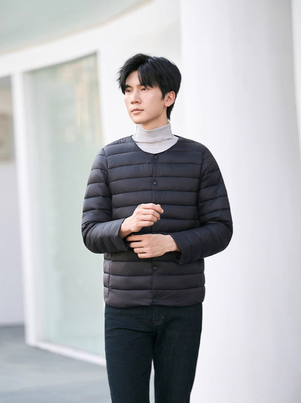 Мъжко леко яке в стил кардиган, без яка, тясна кройка, едноредово закопчаване, полиестров пълнител