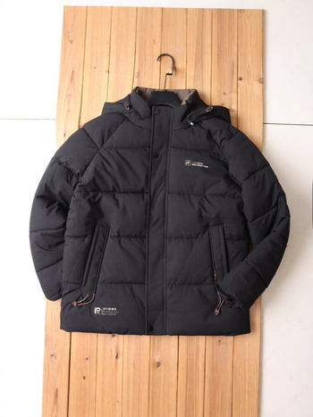 Яке с памучен пълнеж, сваляща се качулка, зимно удебелено, цип отпред, странични джобове