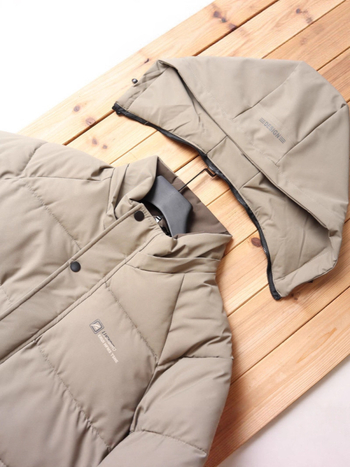 Яке с памучен пълнеж, сваляща се качулка, зимно удебелено, цип отпред, странични джобове