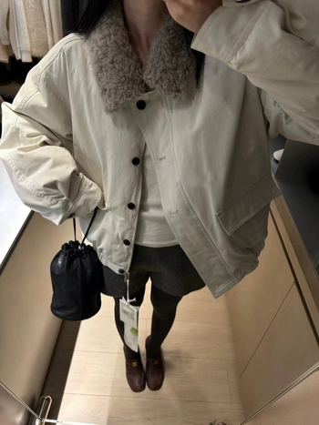 Parka s guščjim downom, ovratnik tipa lapel, pamukasta tkanina, zatvarač, debeo kroj, 76–80% down sadržaj