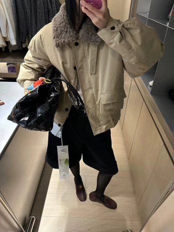 Parka s guščjim downom, ovratnik tipa lapel, pamukasta tkanina, zatvarač, debeo kroj, 76–80% down sadržaj