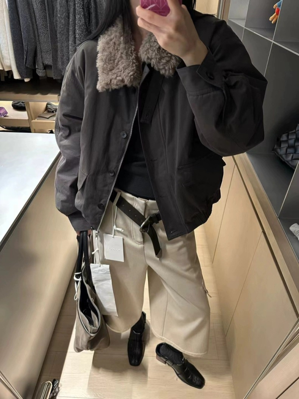 Parka s guščjim downom, ovratnik tipa lapel, pamukasta tkanina, zatvarač, debeo kroj, 76–80% down sadržaj