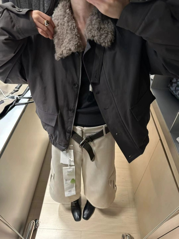 Parka s guščjim downom, ovratnik tipa lapel, pamukasta tkanina, zatvarač, debeo kroj, 76–80% down sadržaj