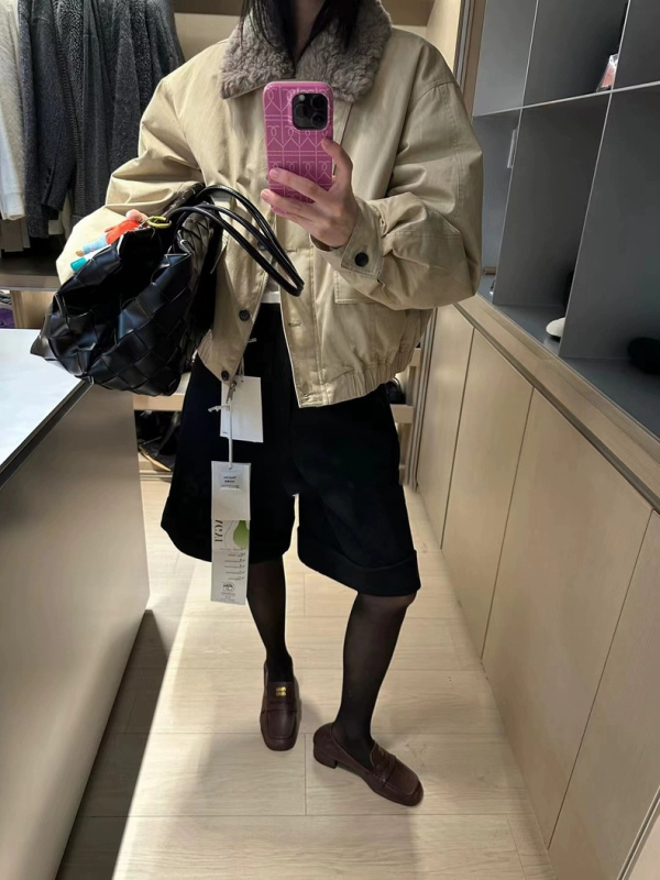 Parka s guščjim downom, ovratnik tipa lapel, pamukasta tkanina, zatvarač, debeo kroj, 76–80% down sadržaj