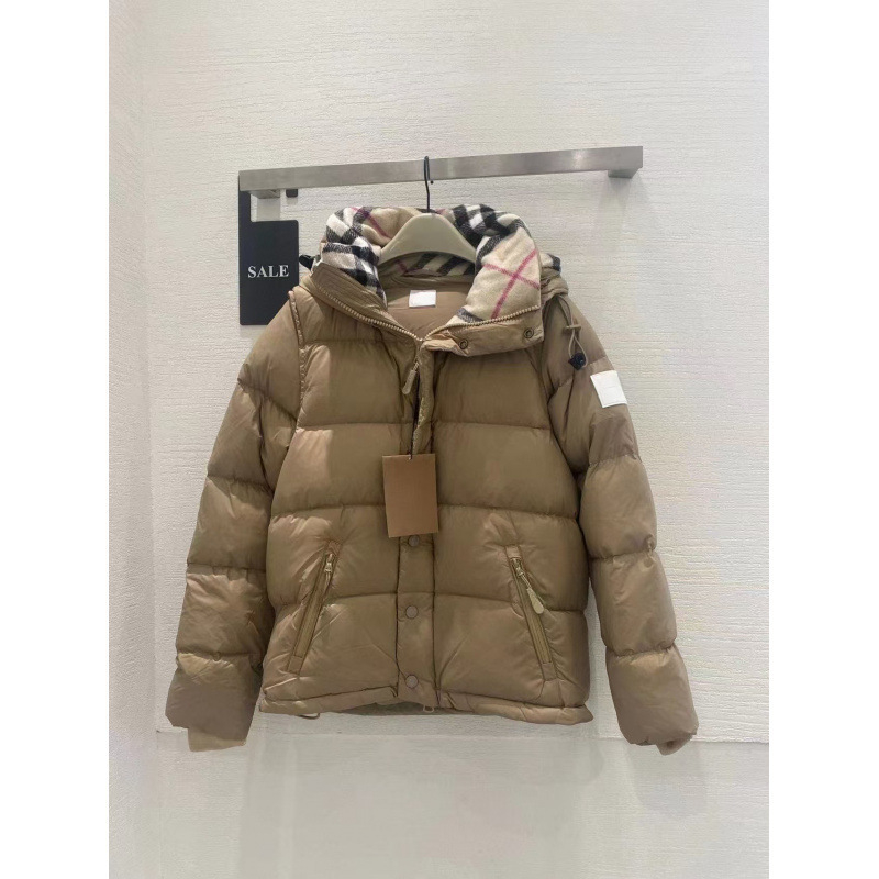 Jakna s odvojivim rukavima i kapuljom, zimni muški stil; punilo: bijeli pačje dolje; sadržaj dolja 91–95%; zaštita od hladnoće -30°C do -15°C