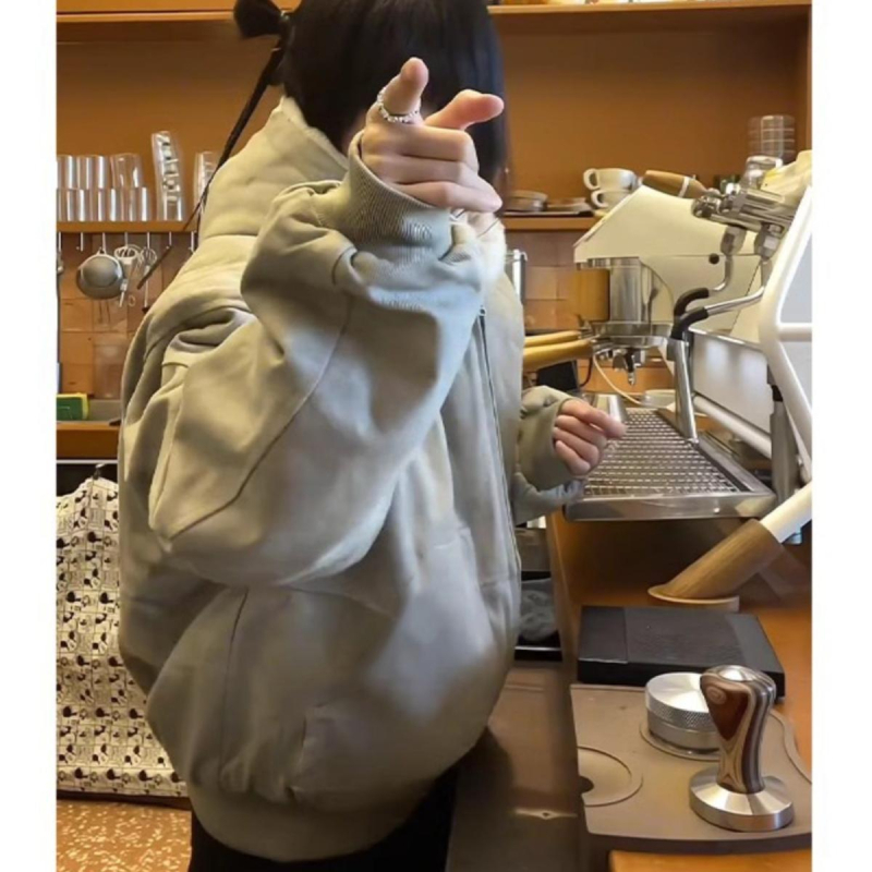 Pamukom punjena jakna s kapuljom, kratki kroj, zatvarač, poliesterno punilo, najlonska tkanina