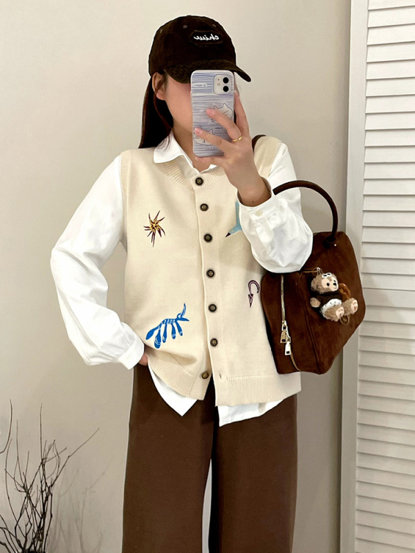 Izšivena pletena bez rukava jakna za žene, slobodan kroj, V-izrez, poliester 30–50%, viskozno <30%