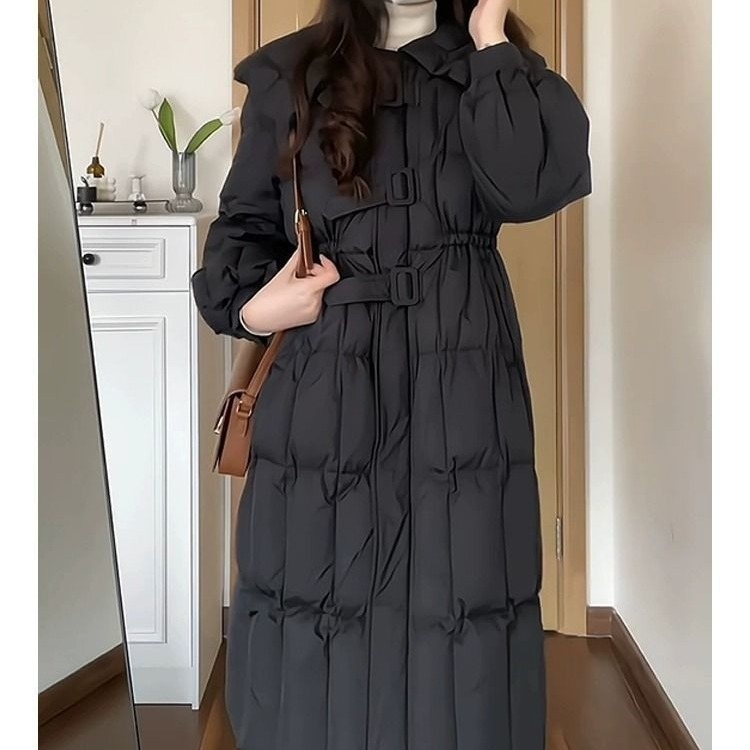 Női tollkabát kacsa tollal töltve, 51–55% kasmír, cape-stílusú siluett, cipzáras zárás, hosszú fazon