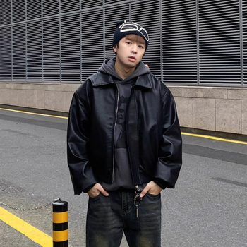 Kožna jakna minimalističkog stila, rever ovratnik, labav kroj, zatvaranje zipom, poliester tkanina, muški, jesen-zima 2025