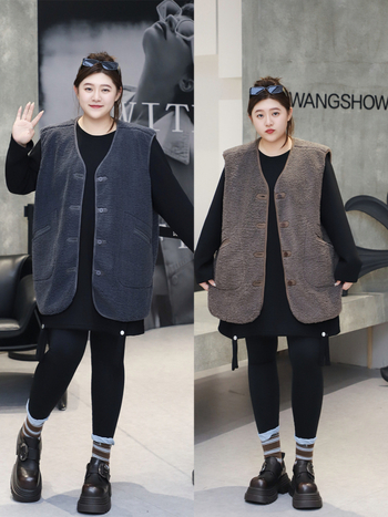 Vesta od ovčje vune s V izrezom, ležerni kroj, poliester-akril smjesa 70–80%, kopčanje na jedan red gumba