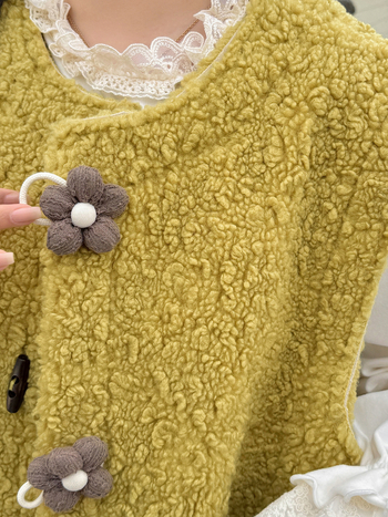 Vesta s cvjetnim uzorkom od kombinirane tkanine s elastanom, okrugli vrat, zimska kolekcija 2025