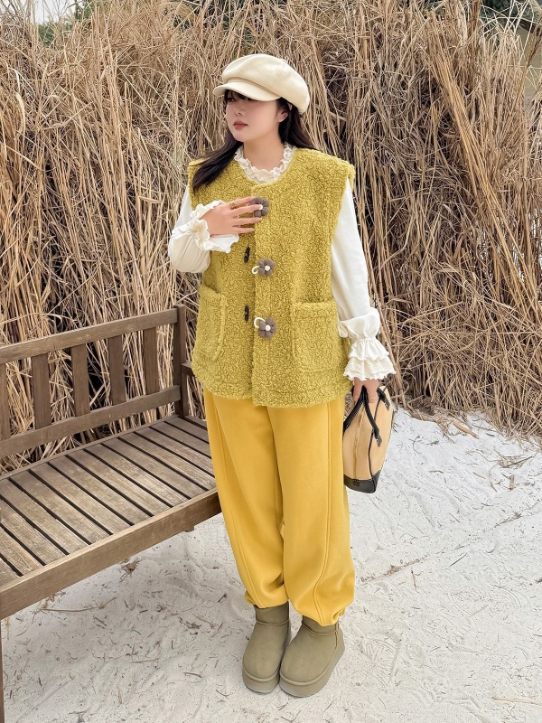 Vesta s cvjetnim uzorkom od kombinirane tkanine s elastanom, okrugli vrat, zimska kolekcija 2025