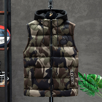 Muška kamuflažna veste s kapuljom, debeli oblog, zatvarač, širok kroj; Materijal: poliesterska smjesa; Podstava: poliester